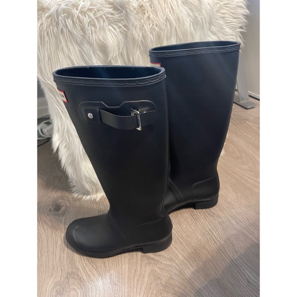 HUNTER BOOTS | Women’s Original Tall Rain Boots - Picture 4 of 5